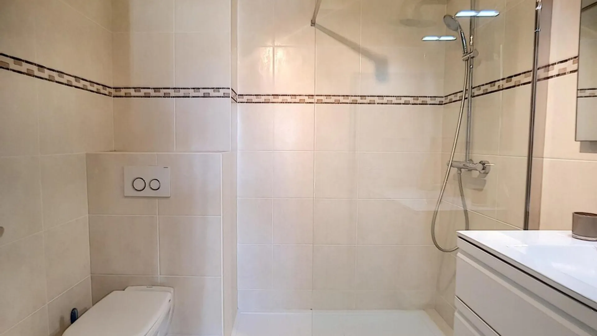 2 Bdr Apartment With Garden Next To The Croisette Cannes 0*,  France