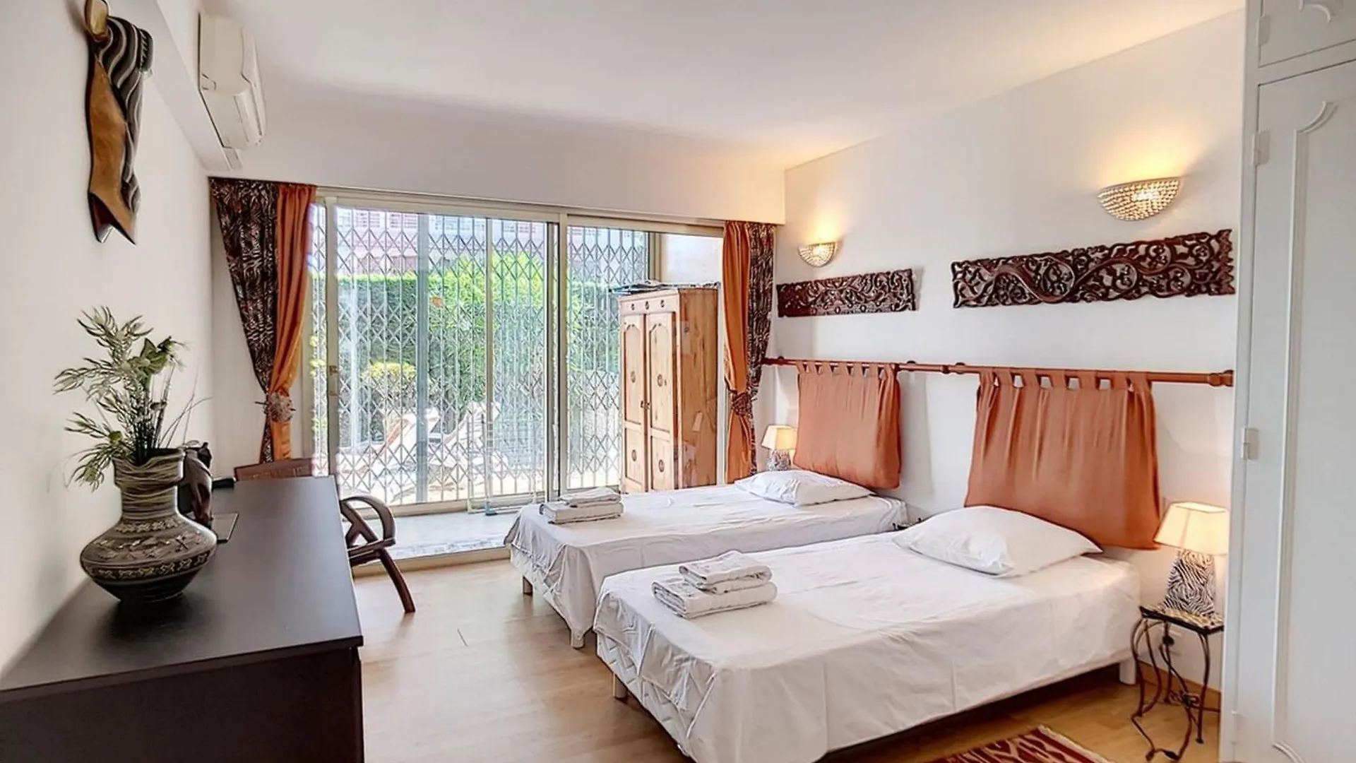 2 Bdr Apartment With Garden Next To The Croisette Cannes